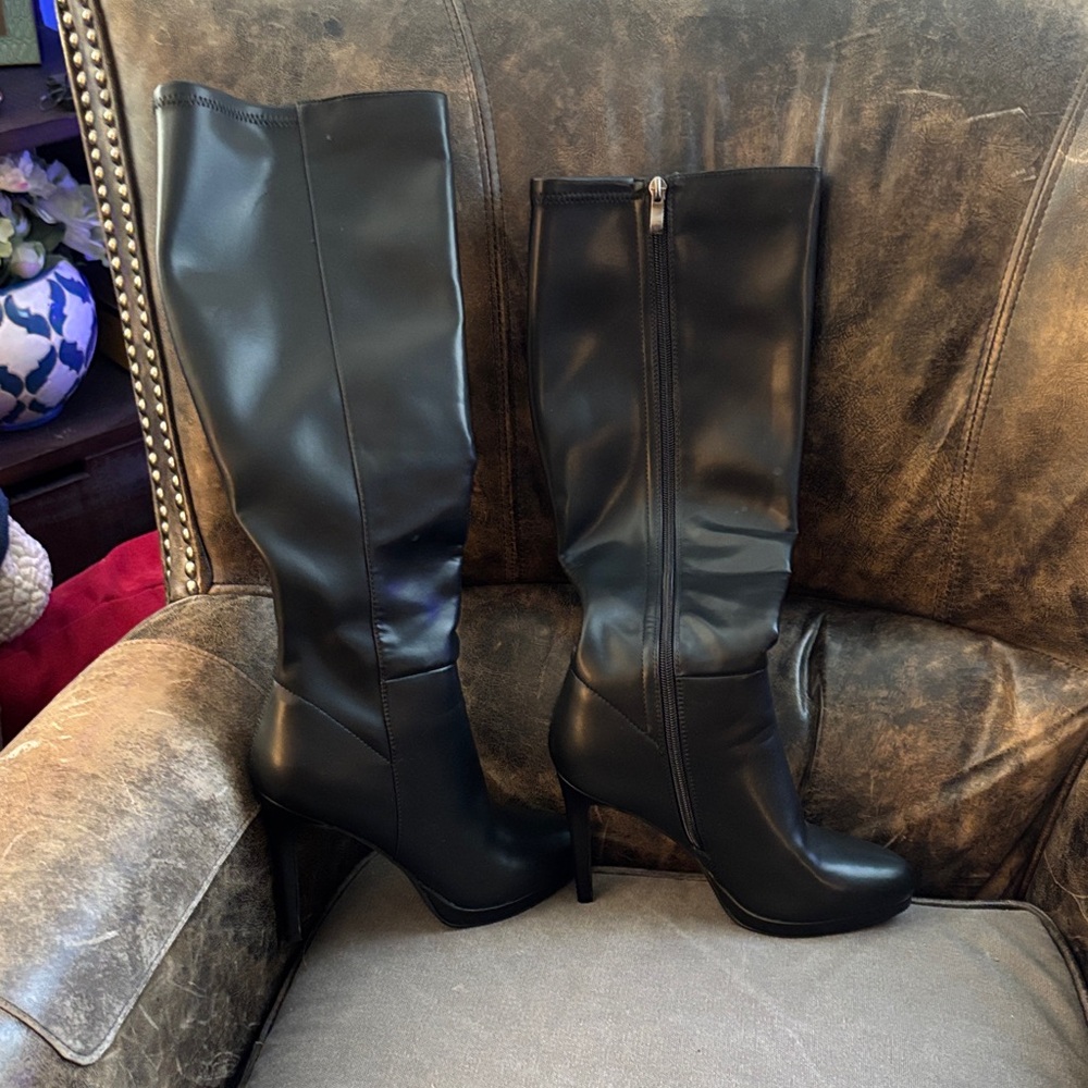 Sleek Black Heeled Boots